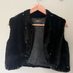 Soft faux fur cropped shawl